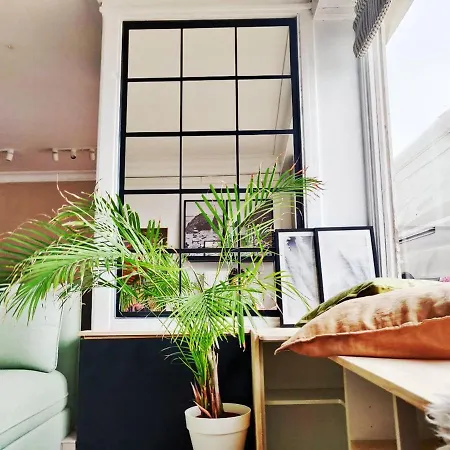 Seaview Eclectic Apartman