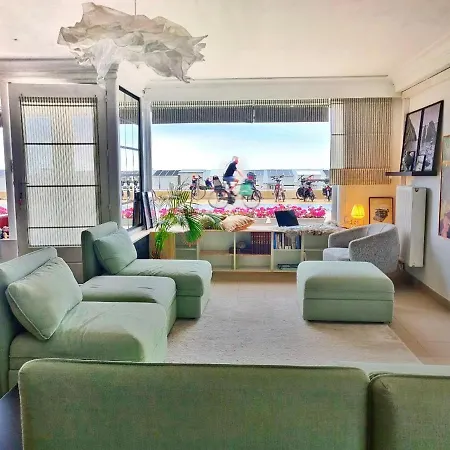 Seaview Eclectic 아파트