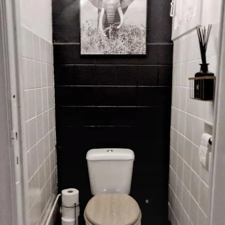 Seaview Eclectic Apartman